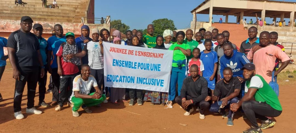 Les Enseignants Engagés pour le Développement du Yohou célèbrent la Journée Mondiale de l’Enseignant par une marche de santé