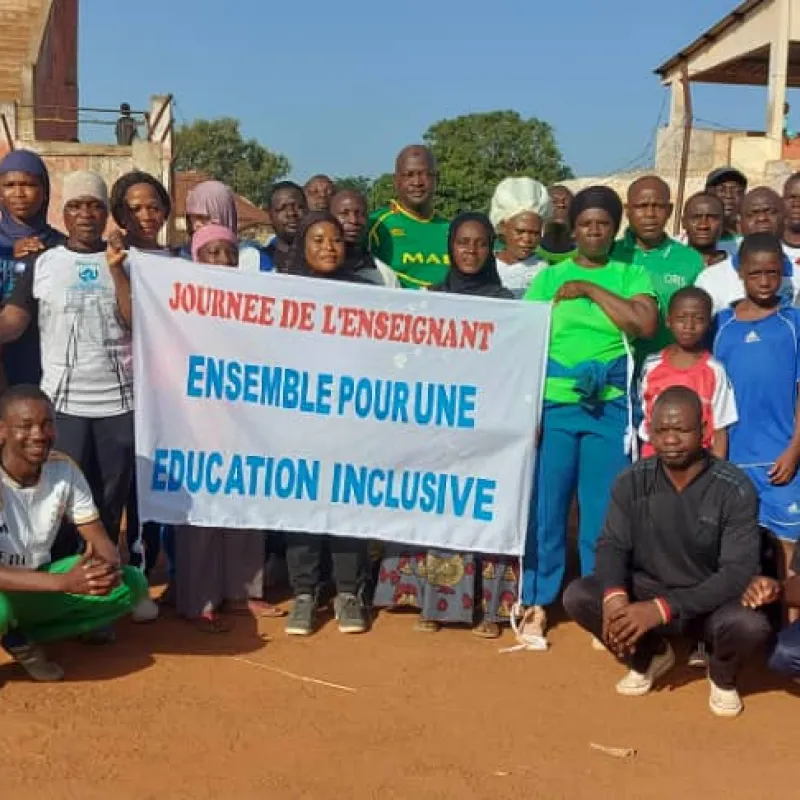 Les Enseignants Engagés pour le Développement du Yohou célèbrent la Journée Mondiale de l’Enseignant par une marche de santé