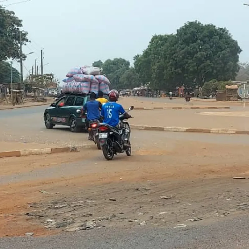 Djougou, quand un carrefour devient un piège pour les usagers de la route